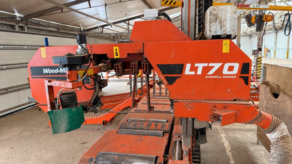 Wood-Mizer LT70 – komplette Sägewerkslinie mit Bandsägewerk